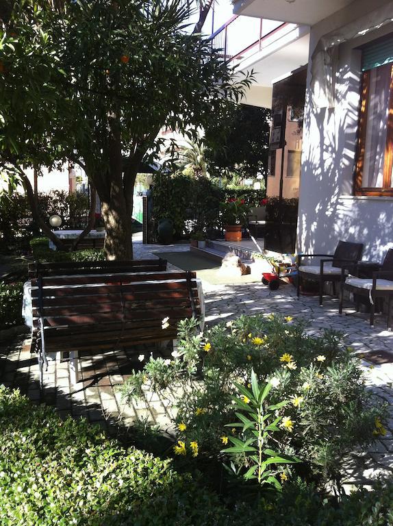 Hotel Villa Gloria Varraze Exterior foto